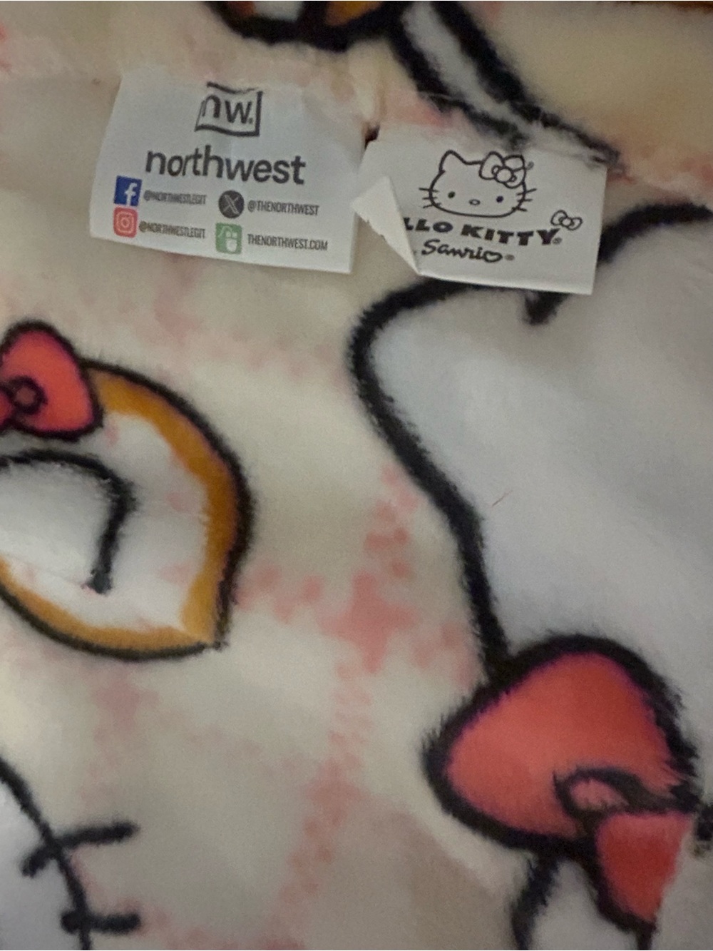 Hello Kitty Blanket - Picture 2 of 4
